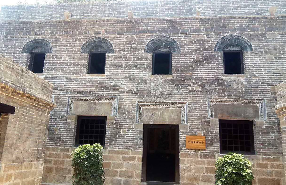 старая резиденция « Сиблинского собрания» журавля вошла в первую провинциальную базу красного образования