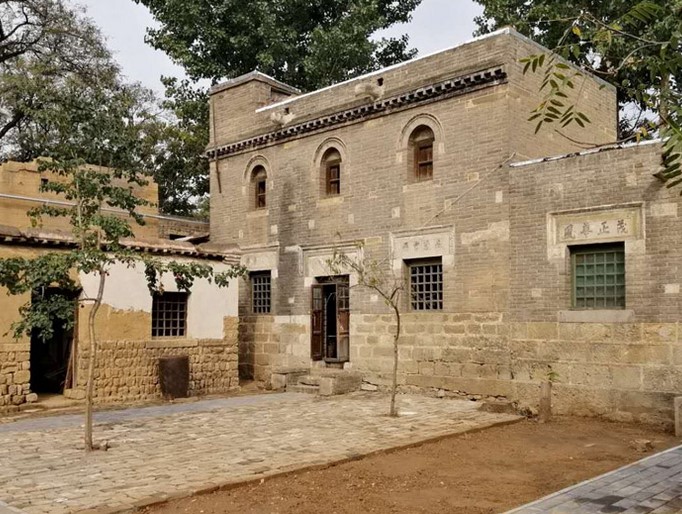 Канцелярия начальника колонна